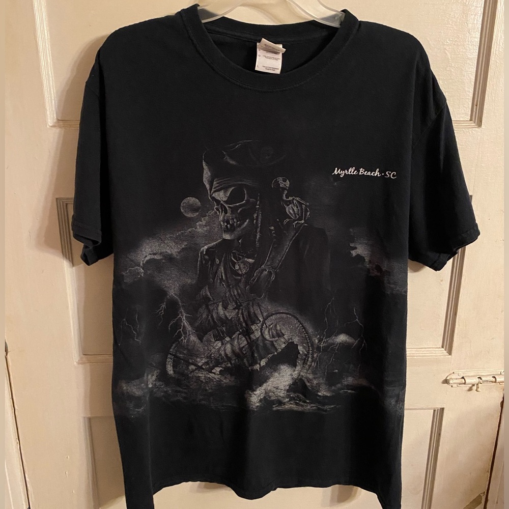 Vintage Skeleton Pirate Shipwreck Battle Myrtle Beach Black Graphic T-Shirt